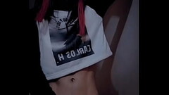 Carlos Henrique de cropped e calcinha Thumb