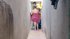 Fiquei pelada pro entregador de aplicativo e chamei ele pra dentro da minha casa .Ele n&atilde_o res Thumb