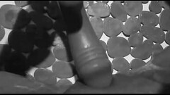 Masturb&aacute_ndose en la ducha Thumb