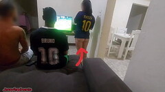 tive que fazer sexo com amigo do meu marido por causa de uma aposta, mas fiquei com tes&atilde_o e a Thumb