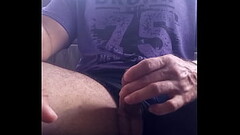 Pedro se masturbando no carro Thumb