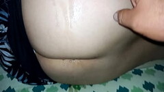 Me vacio en las nalgas de la morena casada infiel mientras su esposo cuida a la peke Thumb