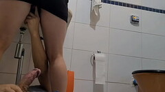 atendi o encanador de vestido s&oacute_ para ver se teria o pau dele! Thumb