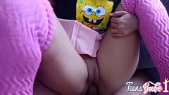 Cachonda hijastra seduce a su padrastro con su culo grande y co&ntilde_o esponjoso Thumb