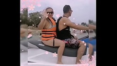 Mientras me ense&ntilde_a a manejar la moto acu&aacute_tica, me pone su erecto pene en mi trasero y  Thumb