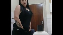 I hid my phone in the bathroom and caught my stepsister fucking herself with the shampoo bottle Thumb