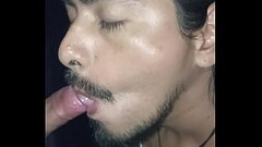 GloryHole disfrutando de una rica verga dura cabezona Thumb