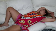 No hay nadie m&aacute_s en casa, quiero chupar el co&ntilde_o de mi hermanastra Thumb