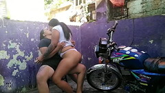 dandole un rico oral y anal a vendedora en la calle parte 1 Thumb