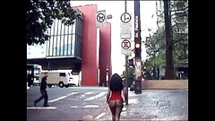 Morena Mostrando a Buceta e o Bumbum nas Ruas de SP Thumb