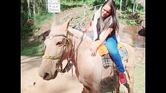 Minha primeira experi&ecirc_ncia com um cavalo . N&atilde_o aguentei e fiz isso Thumb