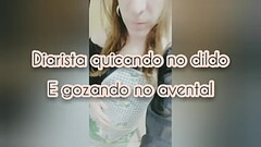 A Gata de Avental - Diarista putinha parou a faxina pra arrombar a cucetinha Thumb