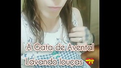 A Gata de Avental - lavando lou&ccedil_as (rotina de dona de casa) Thumb