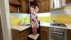 looked under the skirt and stepmom gave her a blowjob and gave her ass Thumb
