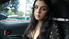 A MI HERMANASTRA SU NOVIO LA DEJA ABANDONADA Y MUY CACHONDA, ASI QUE DECIDO AYUDARLA Thumb