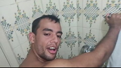 macho do aplicativo GRINDR comeu meu cu no banheiro Thumb