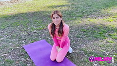 Fan gordito logra follar y llenar el co&ntilde_o de leche a una actriz peruana que encontr&oacute_ h Thumb