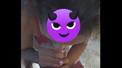 Coloquei a novinha pra sentar, enfiando o dedo no cuzinho dela, depois ainda mamou gostoso Thumb