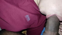 Me follo a mi linda chica cuando no hay nadie en casa, le meto mi polla en la boca mientras ella est Thumb