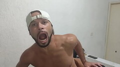 Quer v&ecirc_ n&atilde_o te esquecer, enfia a m&atilde_o no cu dele e faz ele gritar Thumb