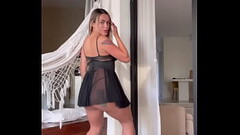 Emily narizinho de lingerie na varanda do pr&eacute_dio de Pau duro Thumb