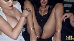 Me caliento y les hago el amor a mis mujeres antes de su show en un table dance Thumb