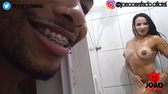 Putaria no banheiro com amiga - Bianca Naldy * JoaoOsafado ( Completo no Site https://joaoosafado.vi Thumb