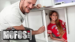 (Rebecca Volpetti) Is Pushed To Her Limit By (Ian Scott) And Getting Her Pussy Streched With All The Thumb