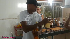 Meu Marido Foi Corno Enquanto Estava Na Sala Com Os Amigos (COMPLETO NO RED) Thumb