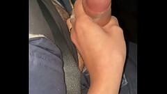 Conheci no estacionamento da casa de swing e punhetei no carro Thumb