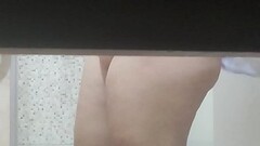 Irm&atilde_o pervertido deixa c&acirc_mera escondida para gravar a irm&atilde_ tomando banho (v&iacu Thumb