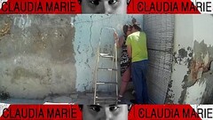 Le quito las bragas a la gorda y le hago una buena comida de coño contra la pared. Thumb