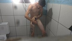 Bruxo Fire Tomando Banho e se Depilando pra Foder a prima do s&iacute_tio!!! Ser&aacute_ que ela vai Thumb
