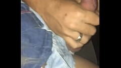 CASADO SAFADO BRINCANDO COM MEU GRELINHO NO CARRO A CAMINHO DO MOTEL Thumb