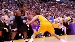 Allen Iverson esfregando o pau na cara do tyronn lue Thumb