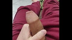 Novinho com tes&atilde_o de pau duro e melado uncut Thumb
