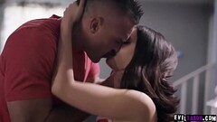 Jane Wilde s a teen bully that gets a fuck r. with her classmate after bullying his dauther.She lear Thumb