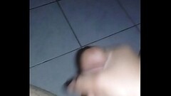 Batendo uma com tes&atilde_o at&eacute_ gozar Thumb
