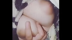 La Novia de mi amigo me ense&ntilde_a las tetas y me pide que me la coja Thumb