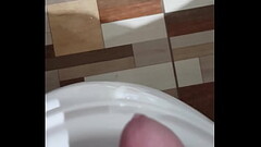 Rica paja en el ba&ntilde_o de mis suegros Thumb