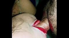 Paola le chupa la verga a su amigo hetero y le gusta Thumb