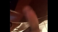 Batendo o pau na mesa Thumb
