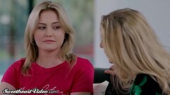 Sweetheart MILF Julia Ann Eats Out Young Lesbian &amp_ Facesits Thumb