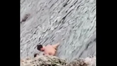 FLAGOU OS IRMAOS FUDENDO NA PRAIA DOS AMORES EM ARMA&Ccedil_&Atilde_O DOS B&Uacute_ZIOS Thumb