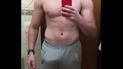 BARBUDO MARCANDO PAU GROSSO NA CAL&Ccedil_A DE MOLETOM Thumb
