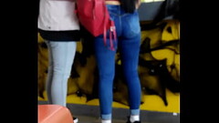 Pareja se pone  caliente y empiezan tocarse y terminan teniendo sexo en un ba&ntilde_o publico Thumb